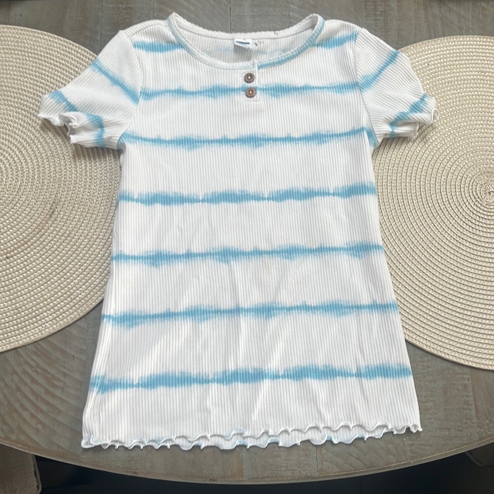 Girls shorts sleeve old navy shirt size m(8) with blue and white strips